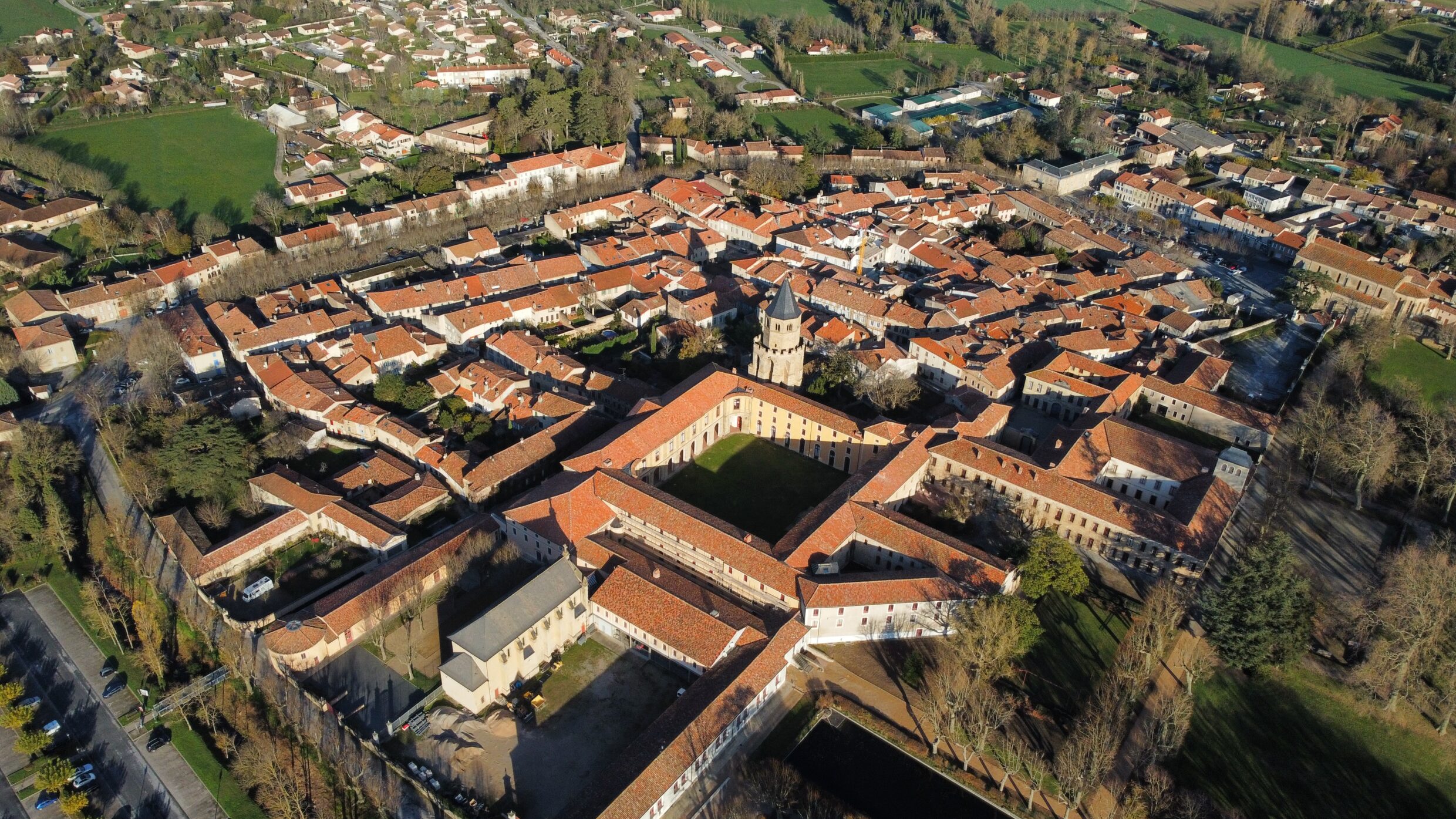Vue Aérienne Sorèze ©AFCC