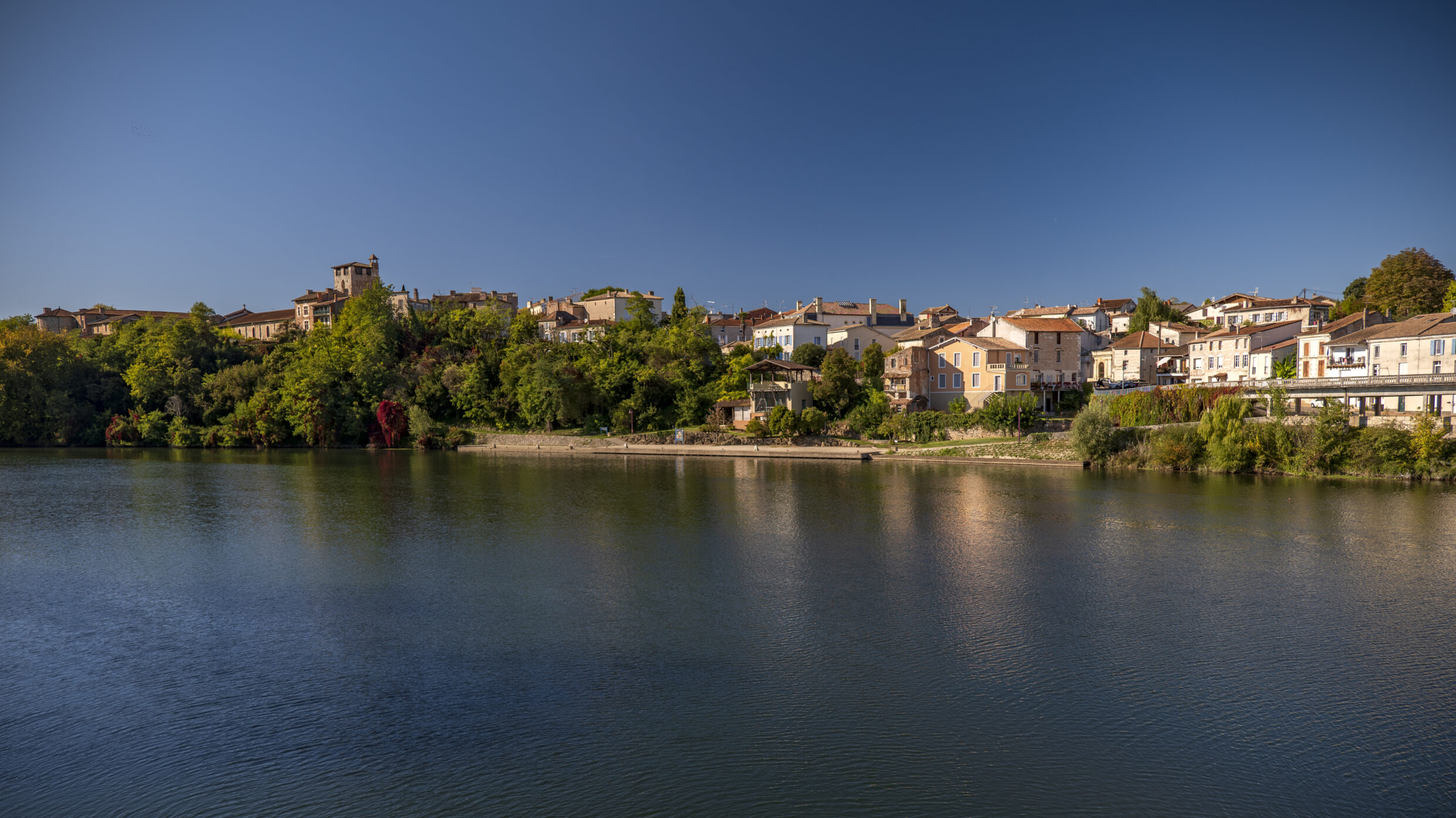 Vue sur Clairac et le Lot ©William Picamil