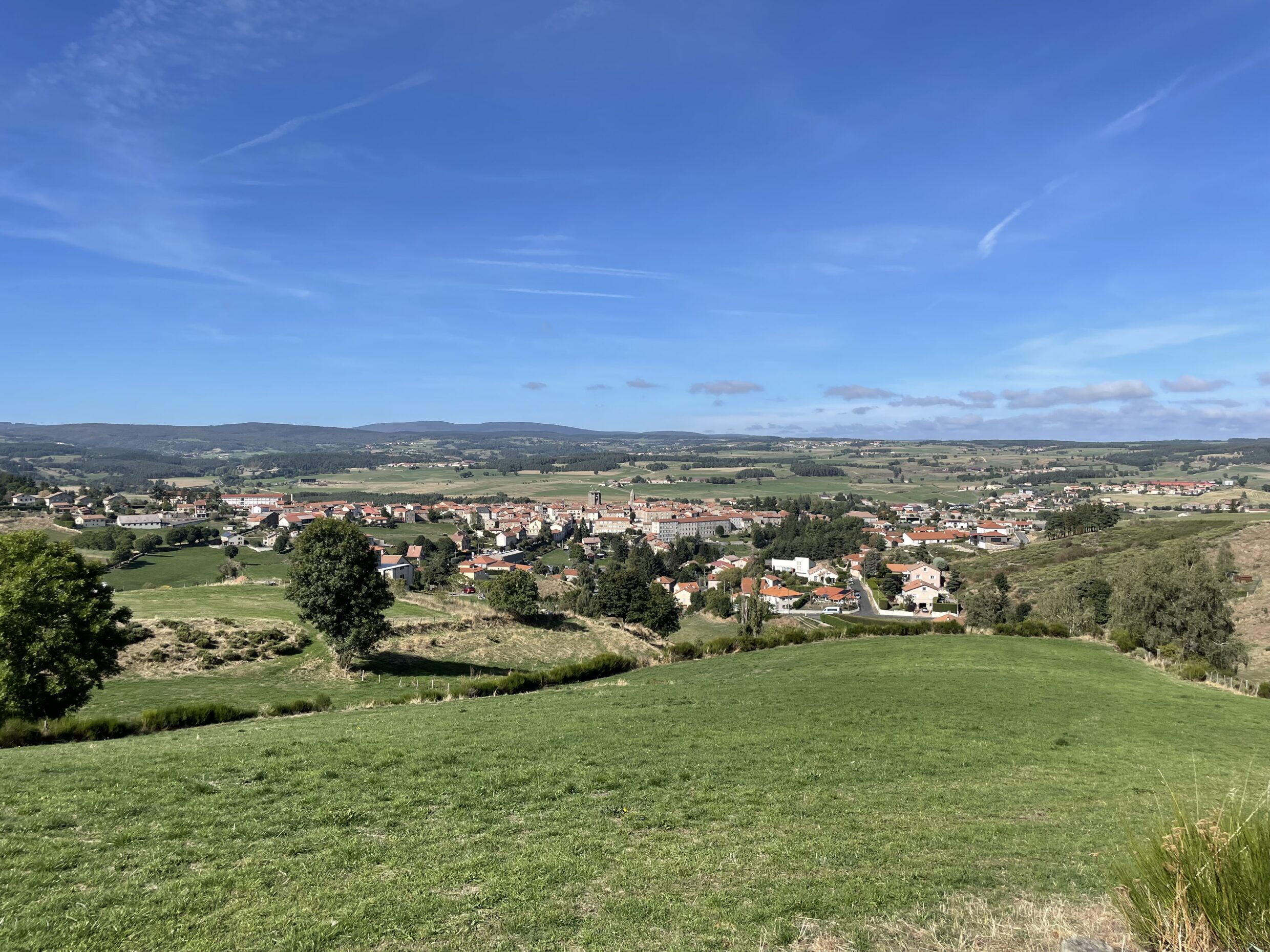 Vue en hauteur sur Saugues ©JJGelbart