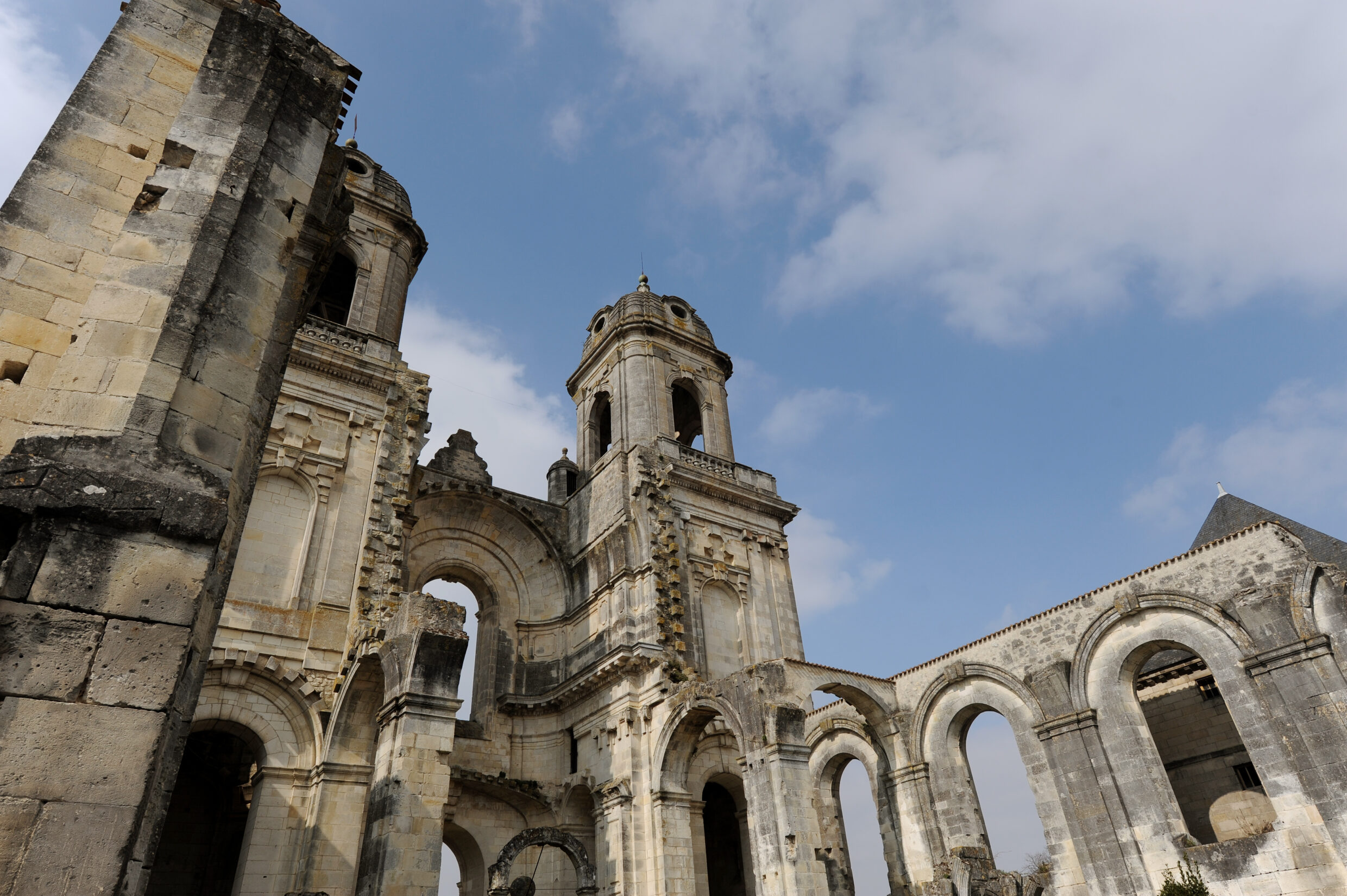 abbaye-royale-st-jean-baptiste-st-jean-dangely