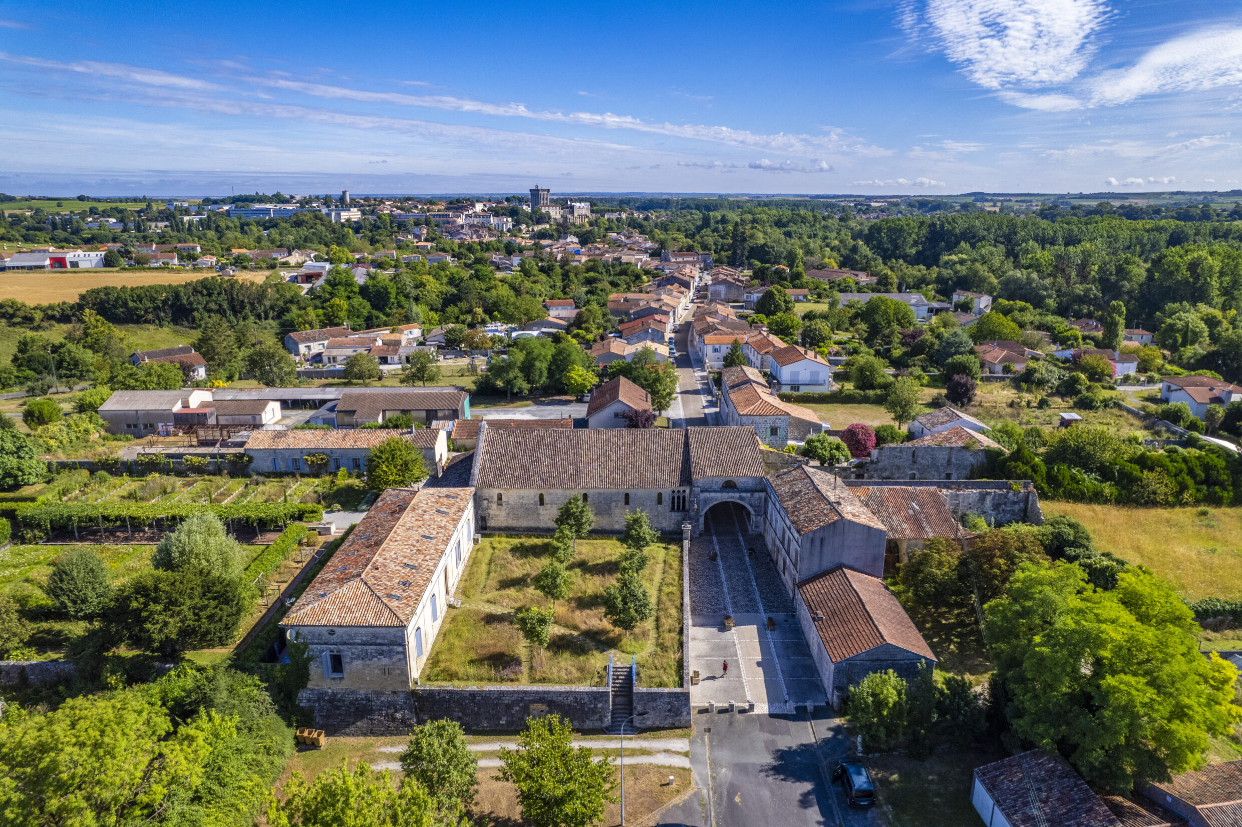 Vue aérienne Pons ©JJGelbart