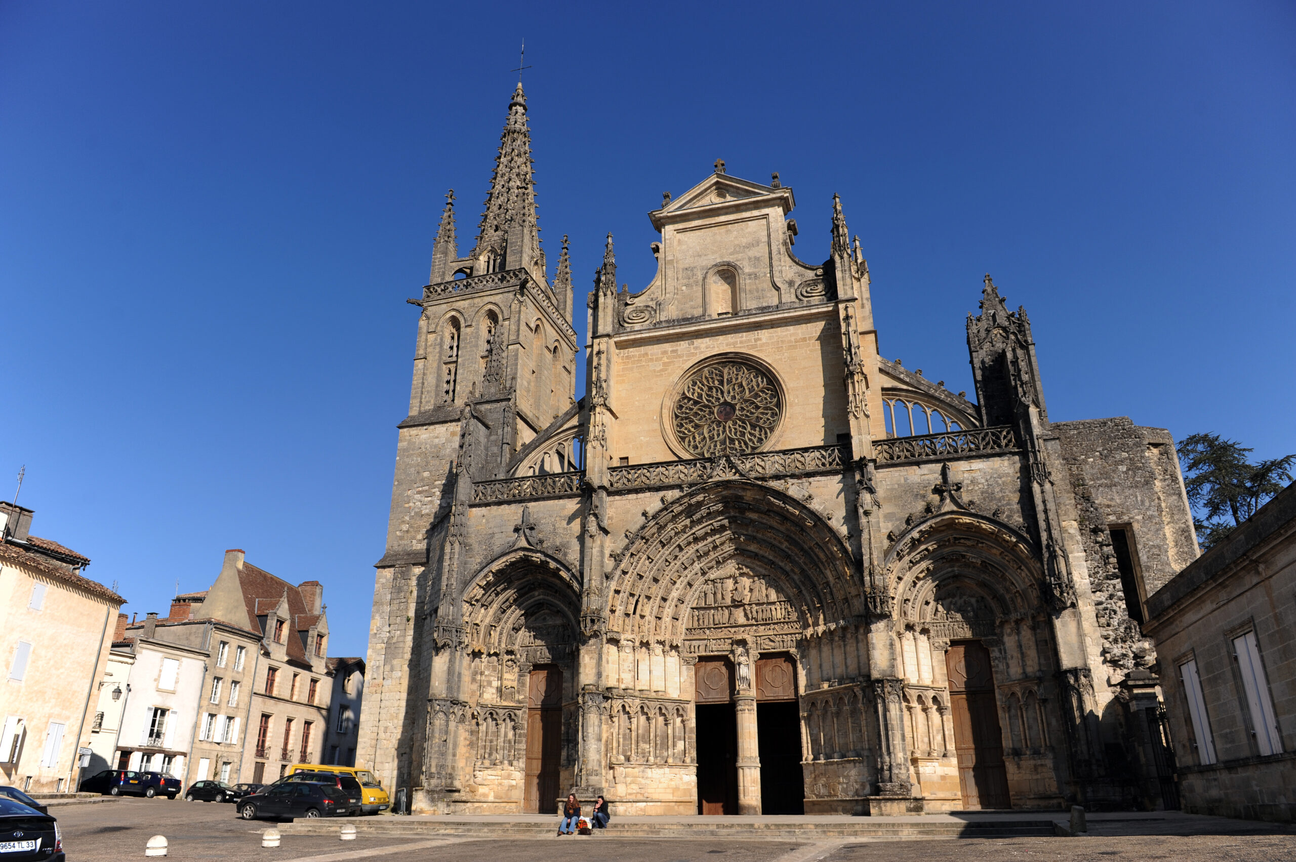 Façade Cathédrale Bazas ©JJGelbart
