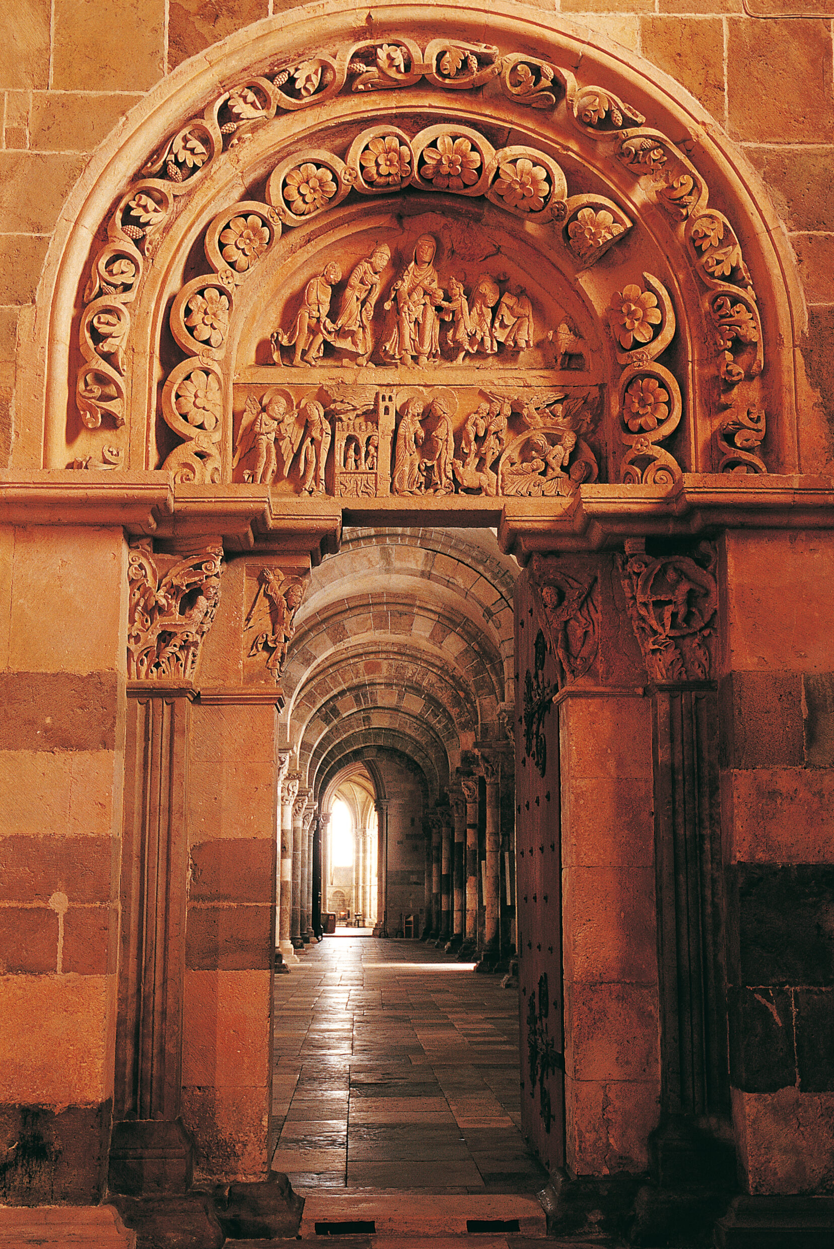 Portail , bailique de Vézelay