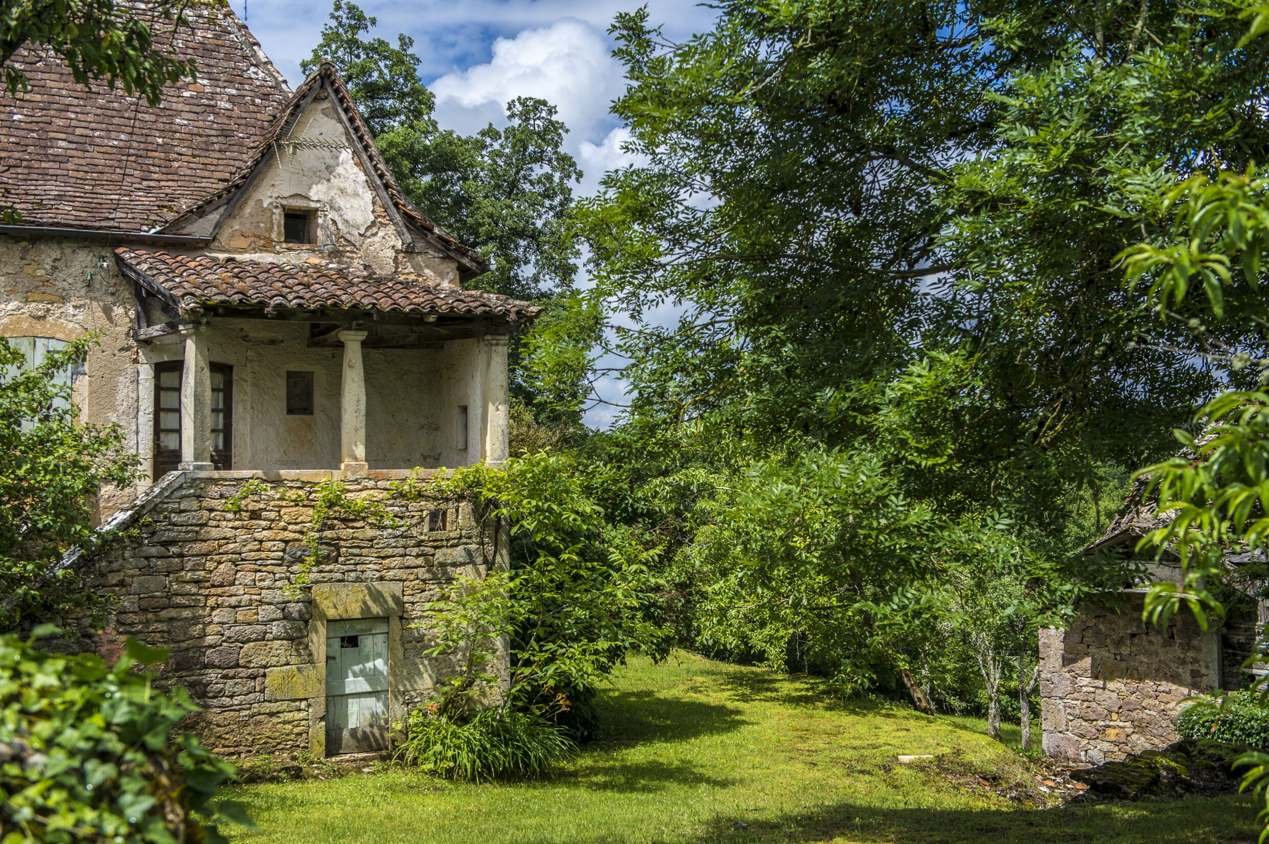 Sentier entre Faycelles et Cajarc ©AFCC JJGelbart