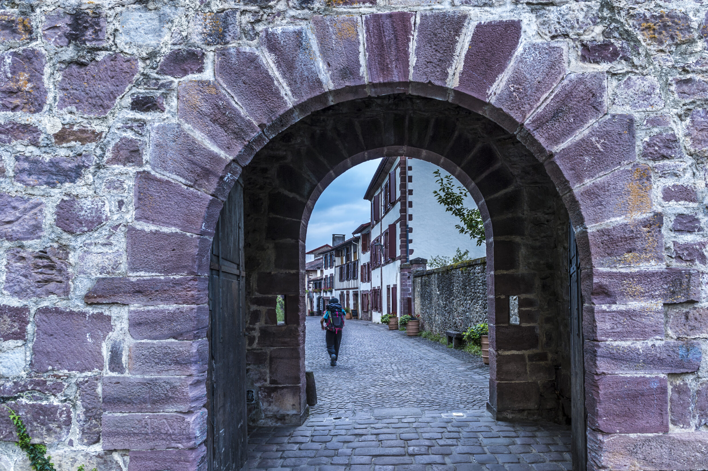 Porte Saint-Jacques - Saint-Jean-Pied-de-Port ©AFCC JJGelbart