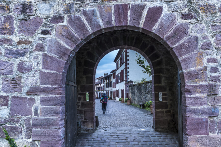Porte Saint-Jacques - Saint-Jean-Pied-de-Port ©AFCC JJGelbart