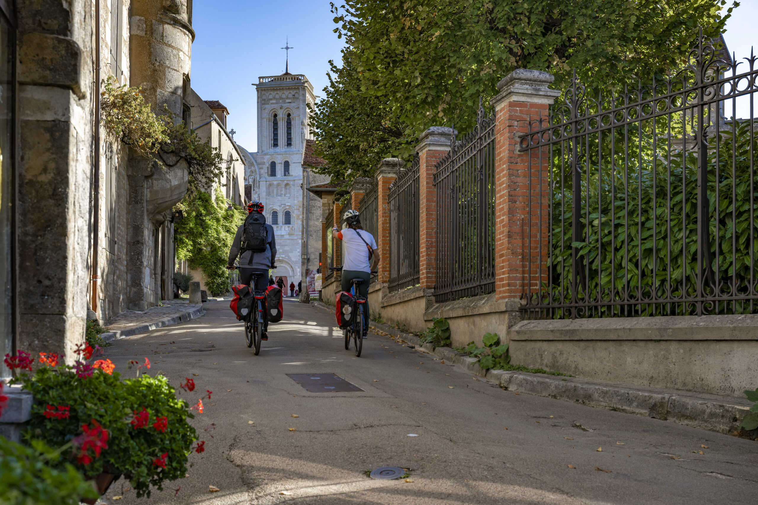 V56 - Rue Saint-Pierre à Vézelay ©AFCC JJGelbart
