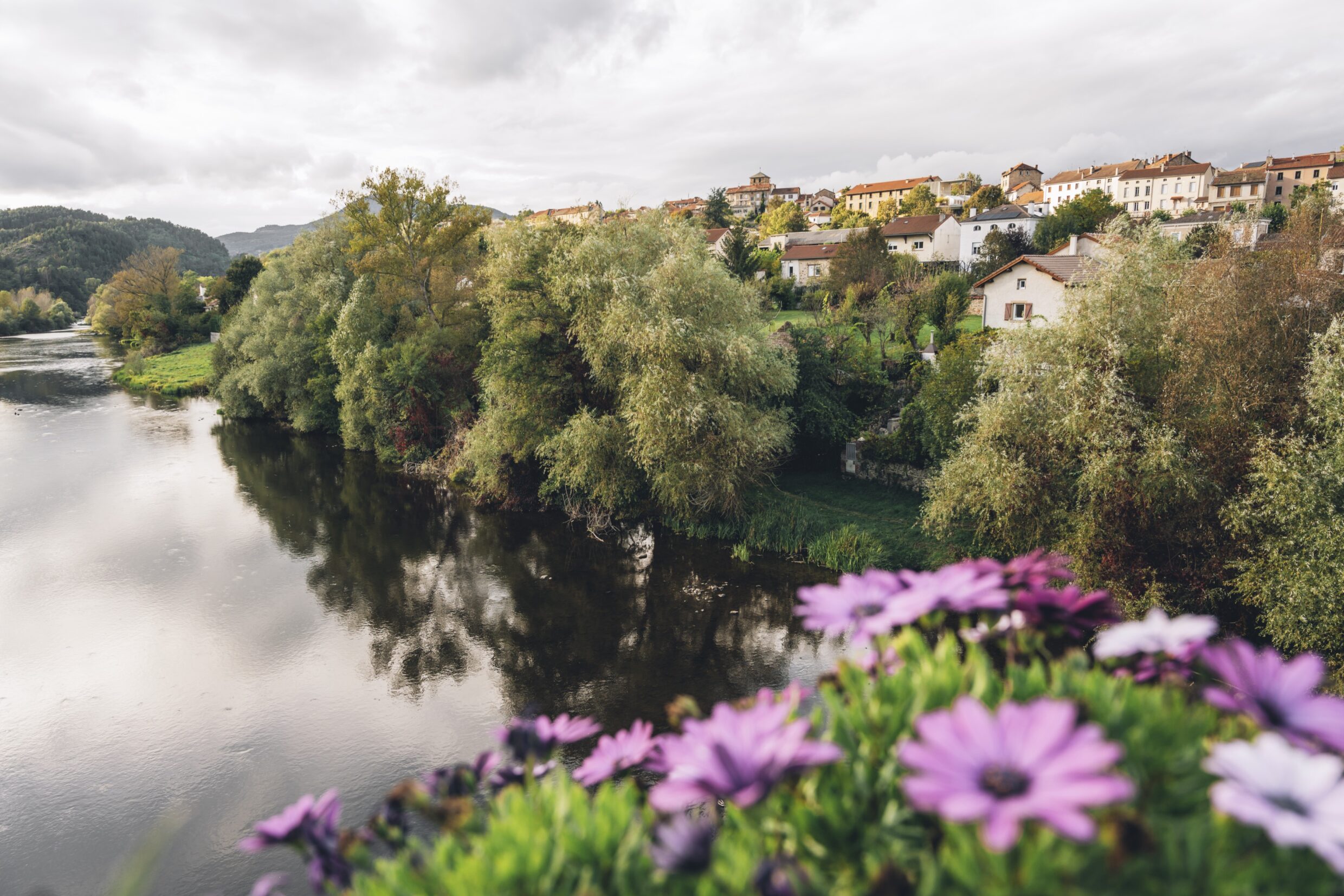 Retournac, au bord de la Loire (43) ©M.Coquard-Bestjobers (AURA Tourisme)