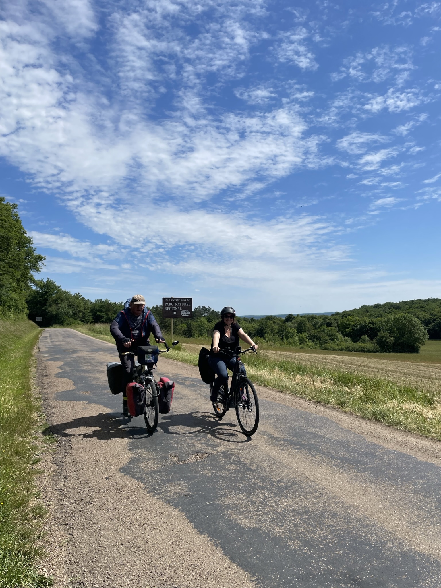 Pèlerins à vélo sur la V56 ©X.Mathidaud
