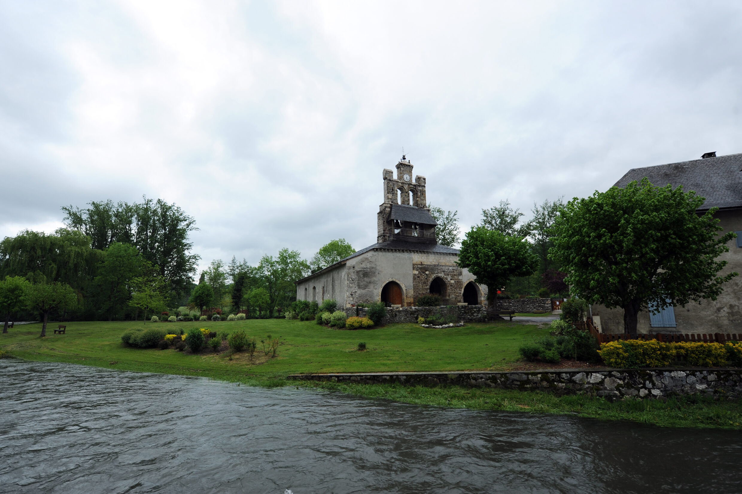 Eglise Notre-Dame-de-Tramesaygues ©AFCC JJGelbart